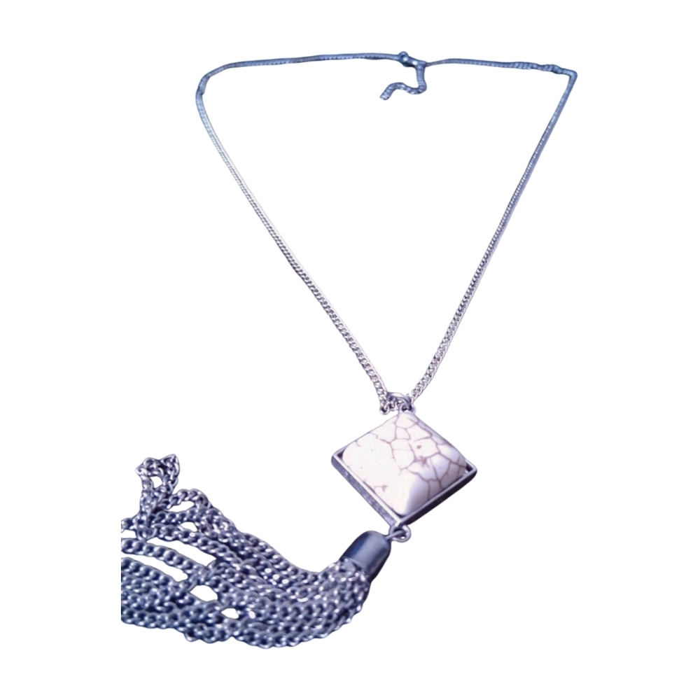 Elegant Silver Necklace with White Pendant